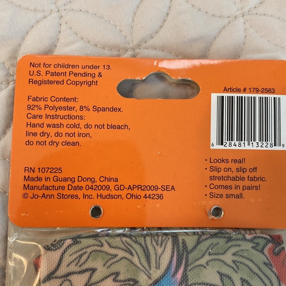Holiday Inspirations Tattoo Sleeves 1 pair New - Picture 4 of 9